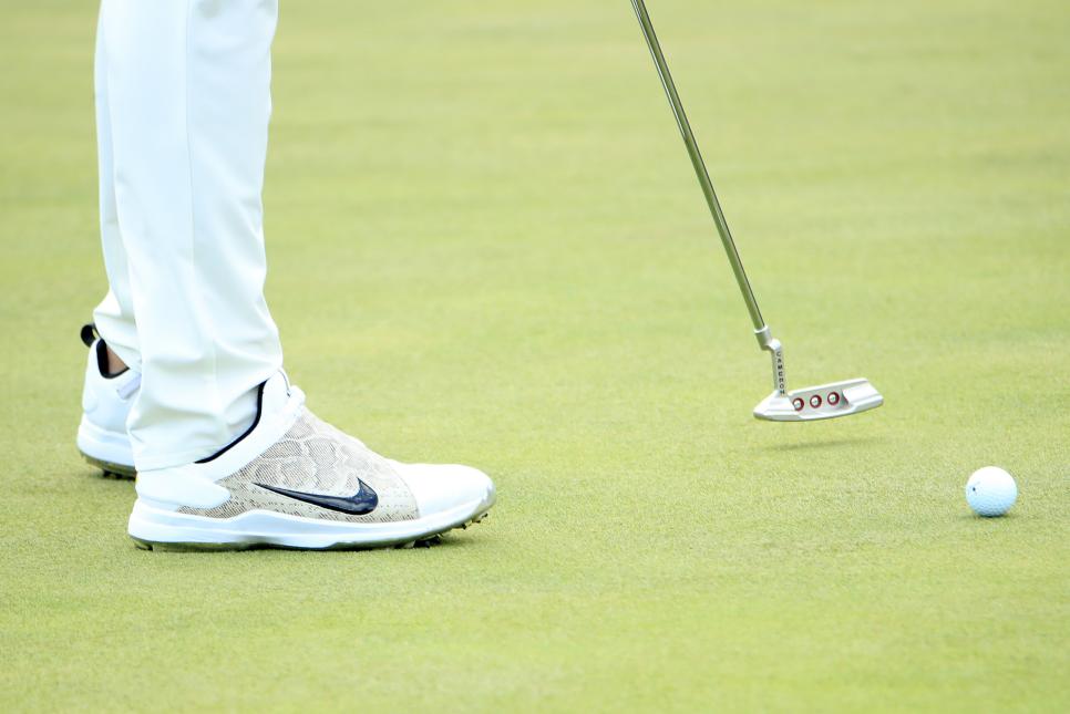 Nike golf shoes sales worn by brooks koepka